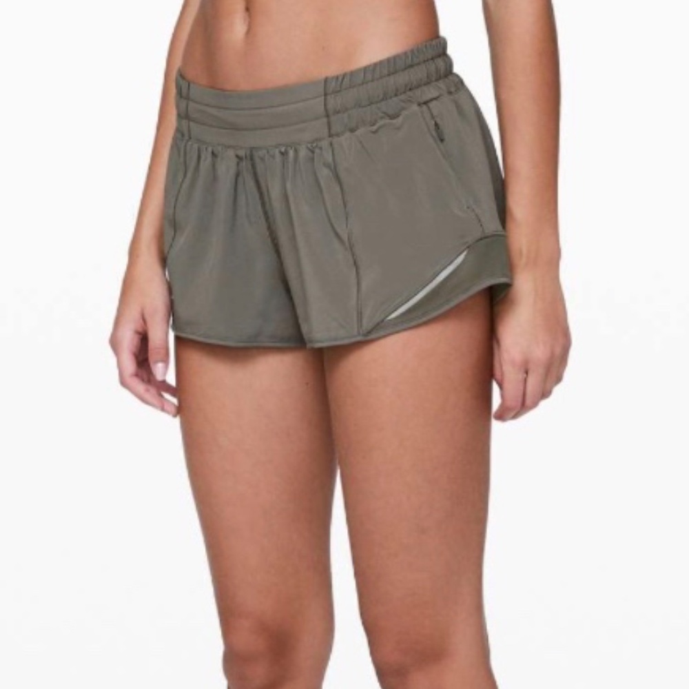 Lululemon Hotty Hot Short II *2.5" Grey Sage